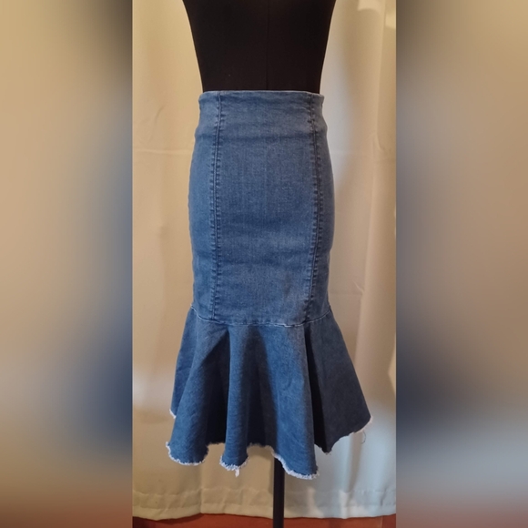 Nai Lina Dresses & Skirts - 🍒 Nai Lina Vintage Blue Denim Mermaid Midi Fitted Skirt